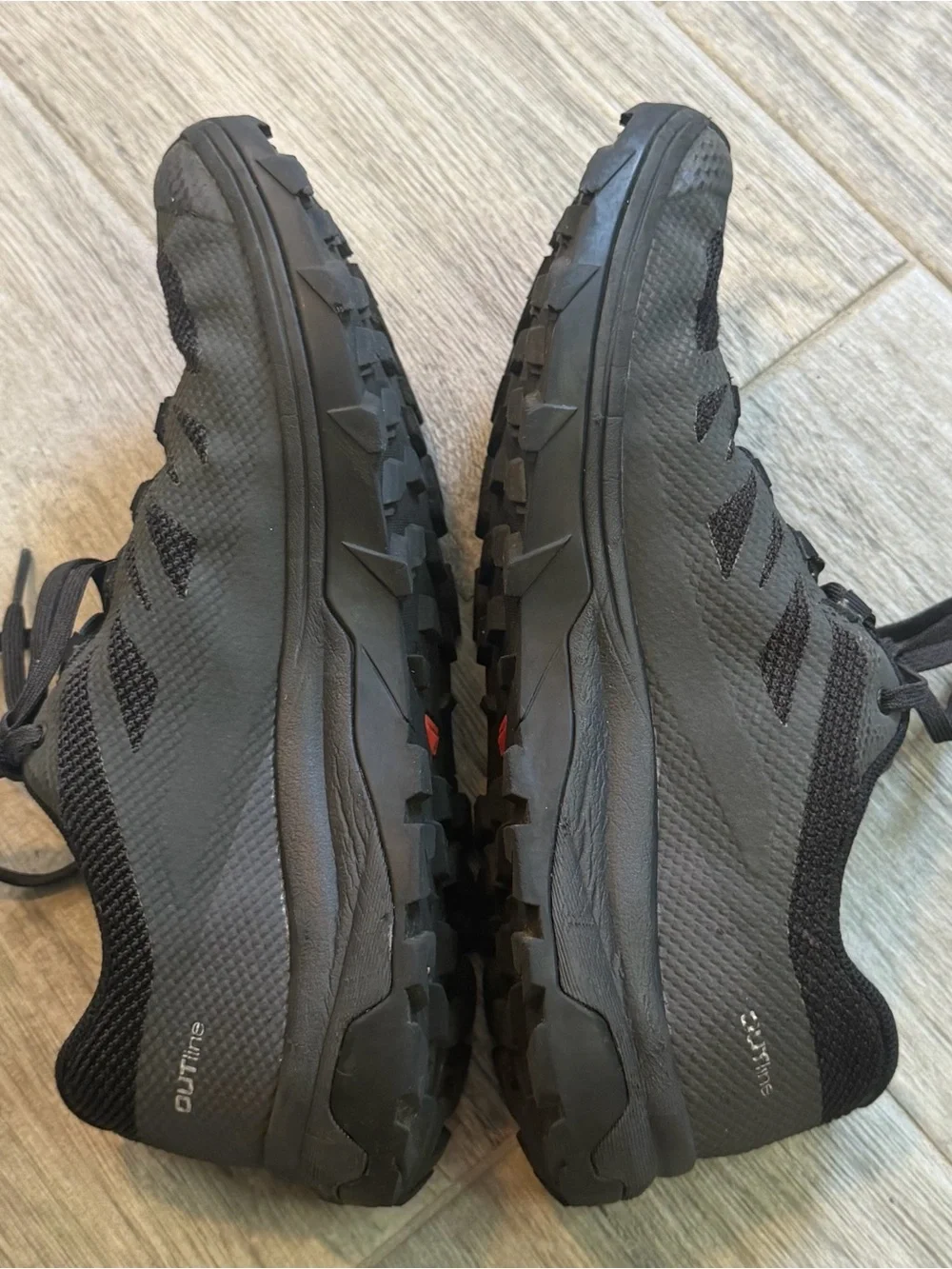 Salomon outline gtx